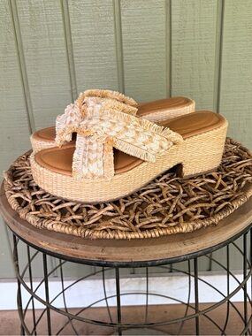 Universal Thread Sally Raffia Platform Slide Sandals Fringe - Size 8.5